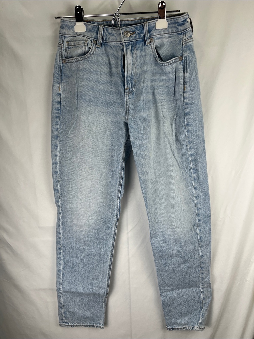 American Eagle - Women’s Jeans - Size 4 - Mom Jean - Light blue